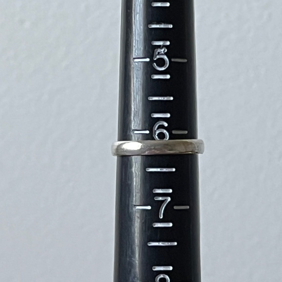 FACETED SAPPHIRE GEMSTONE RING STAMPED 925 SILVER PLATED SIZE 6.25 - Picture 3 of 10